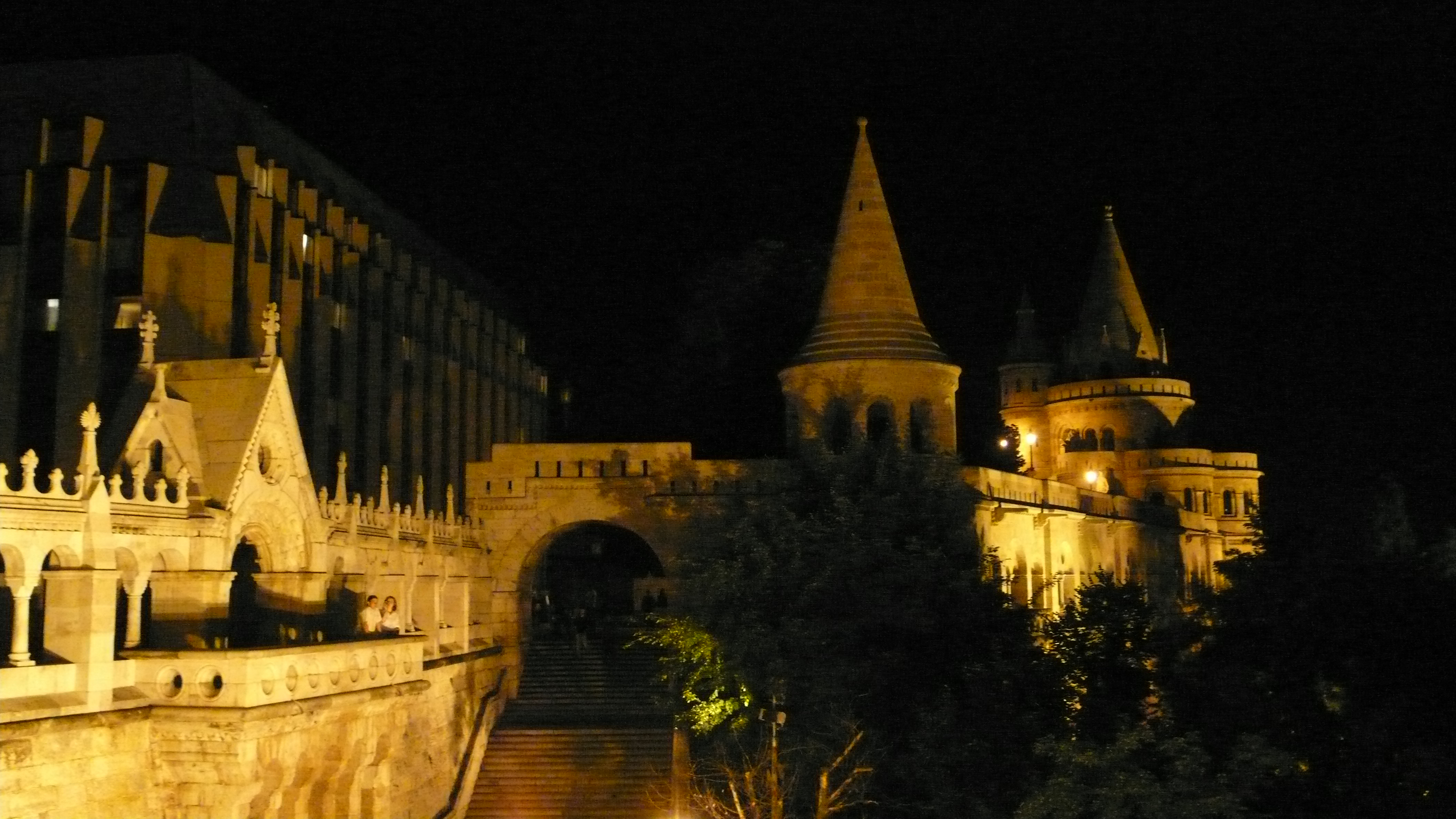Buda_Castle_at_night_003.JPG Buda_Castle_at_night_003.JPG