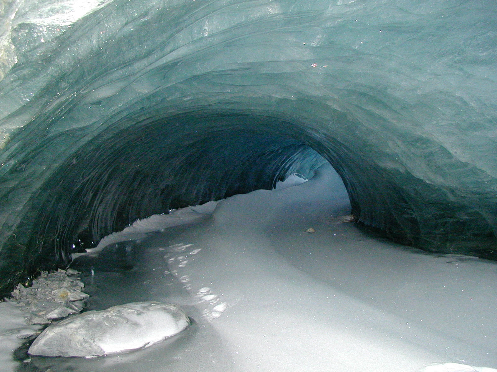 ice_cave.jpg ice_cave.jpg