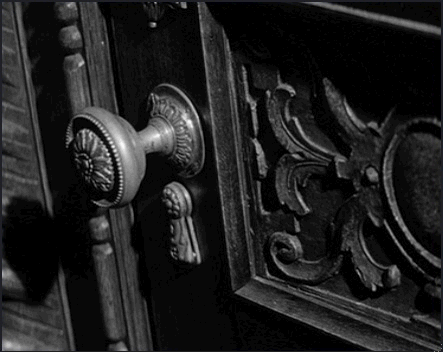 doorknobhaunting2_zpsafb29822.gif doorknobhaunting2_zpsafb29822.gif