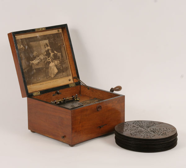 the_music_box.jpg the_music_box.jpg