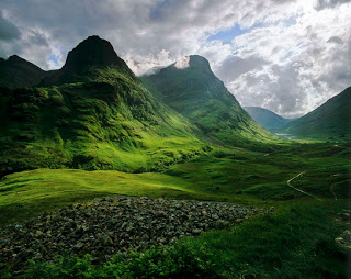 mountain_StormBreakGlencoebed.jpg mountain_StormBreakGlencoebed.jpg